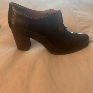 Clark’s oxfords sz 9